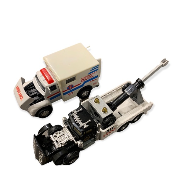 Vintage Die Cast Toy Ambulance and Kenworth Toy Police Tow Truck - Vintage Soma - Picture 5 of 5